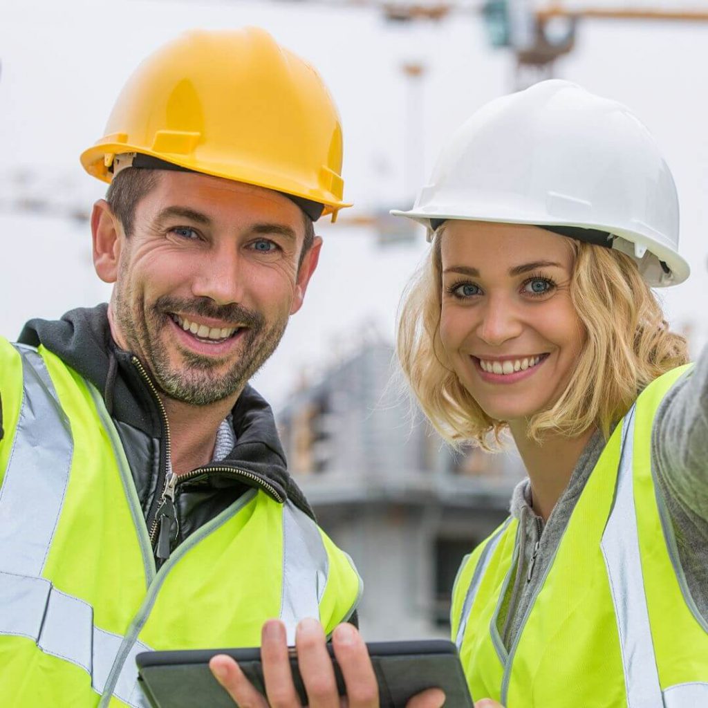 femmes construction rénovation bâtiment
